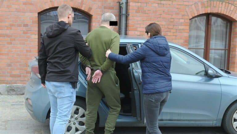 Piotr obraził Ewę? Jarosław zabił go za to jednym ciosem