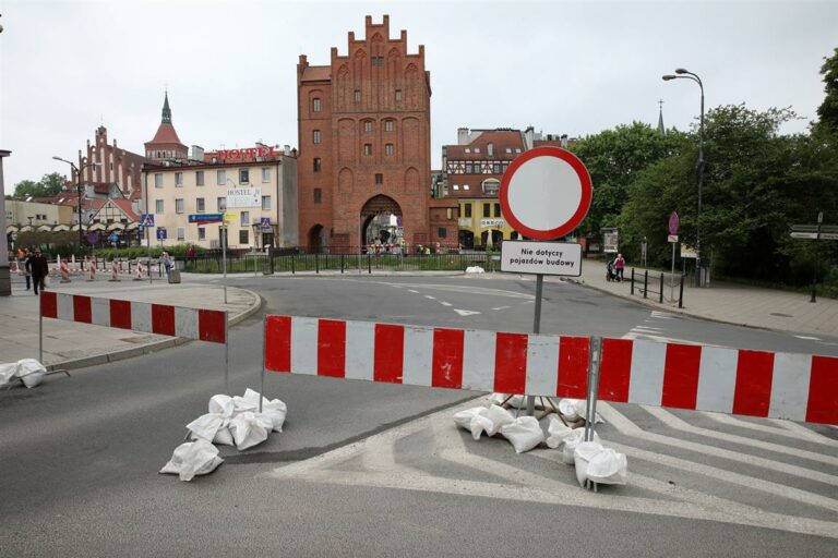 Mapa objazd&oacute;w. Roboty przy Wysokiej Bramie utrudniają ruch w centrum Olsztyna