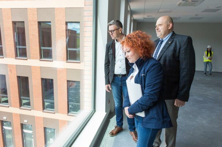 Dobre wieści z budowy. Nowa siedziba WPiA oraz WNS będzie gotowa wcześniej