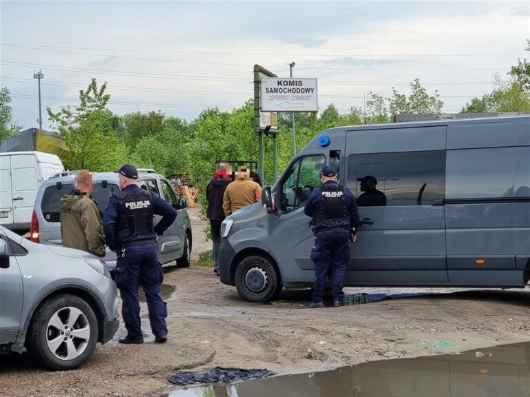 Zwłoki dw&oacute;ch mężczyzn w Olsztynie. Mają rany postrzałowe głowy