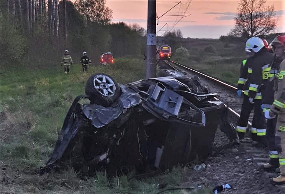 Trzech poszkodowanych w wypadku na przejeździe kolejowym pod Olsztynem wypadek Olsztyn, Wiadomości, zPAP