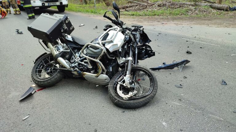 Wypadek pod Olsztynem. Motocyklista ma połamane obie ręce