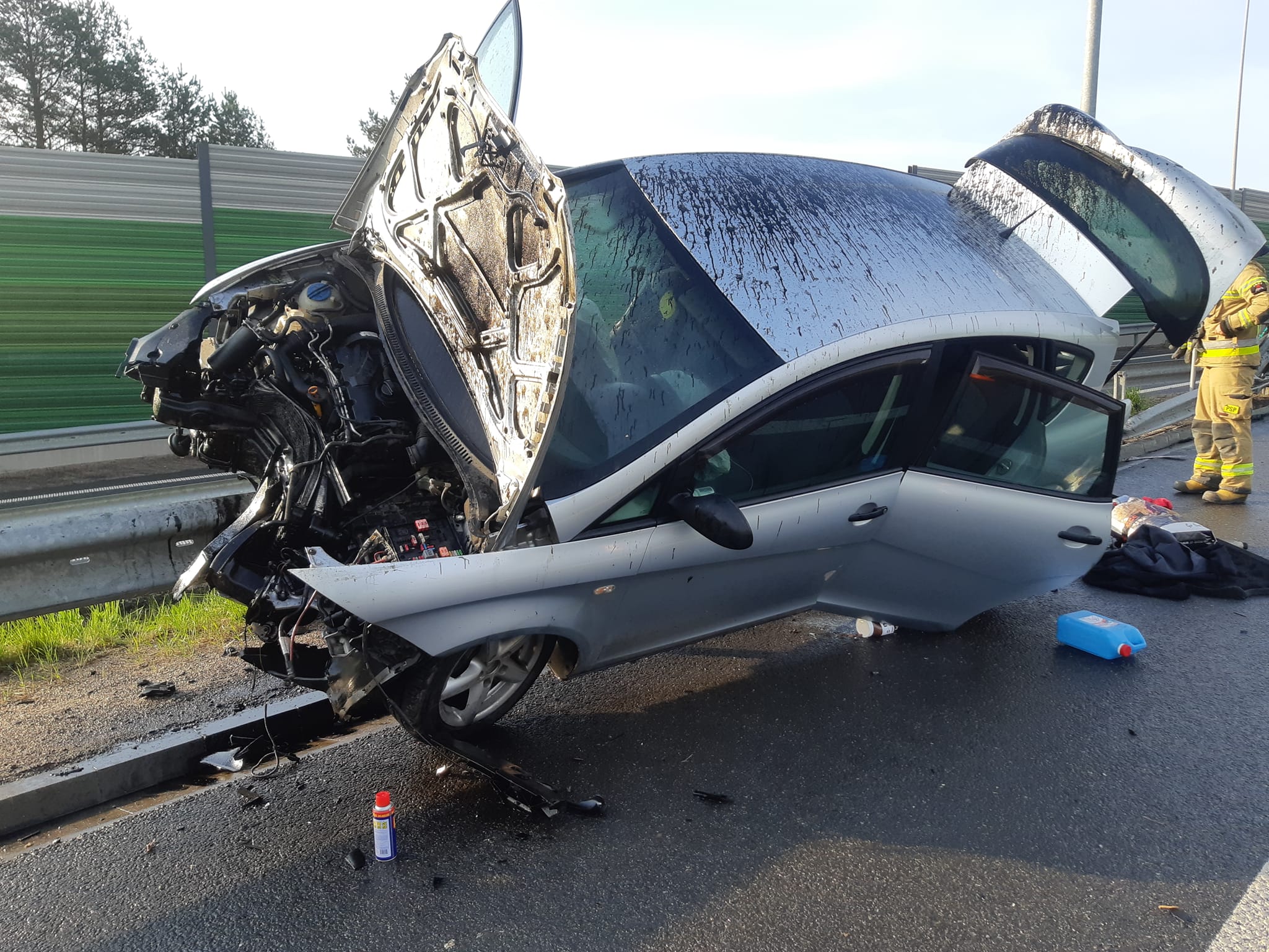36-letni kierujący seatem uderzył w bariery ochronne na obwodnicy Olsztyna wypadek Działdowo, Wiadomości
