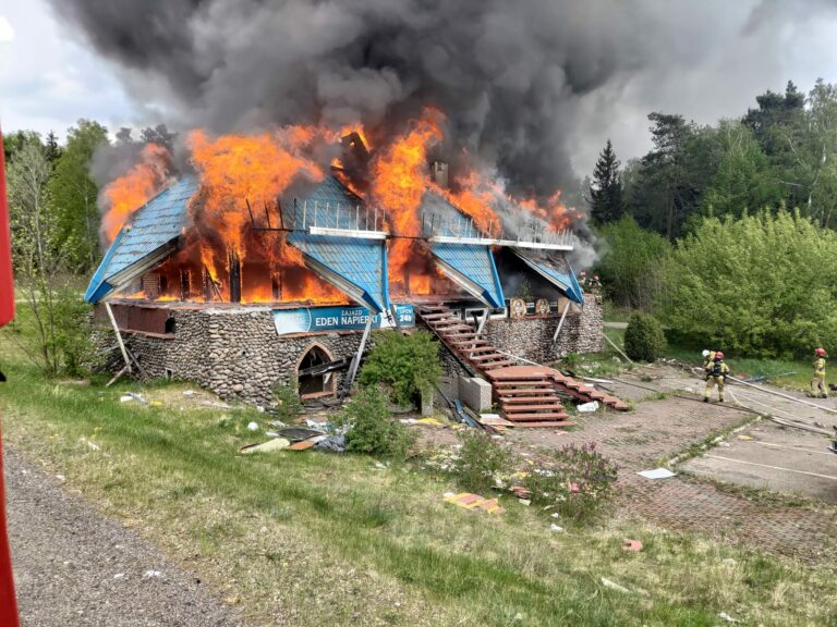 Pożar legendarnego zajazdu. Tym razem „Eden” spłonął doszczętnie