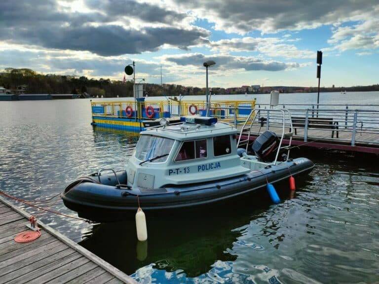 Policja rozpoczyna sezon wodny na jeziorach Mazur i Warmii