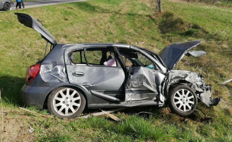 Zabrakło mózgu? Miał ponad dwa promile, a do auta zabrał troje pasażerów w tym dwoje dzieci