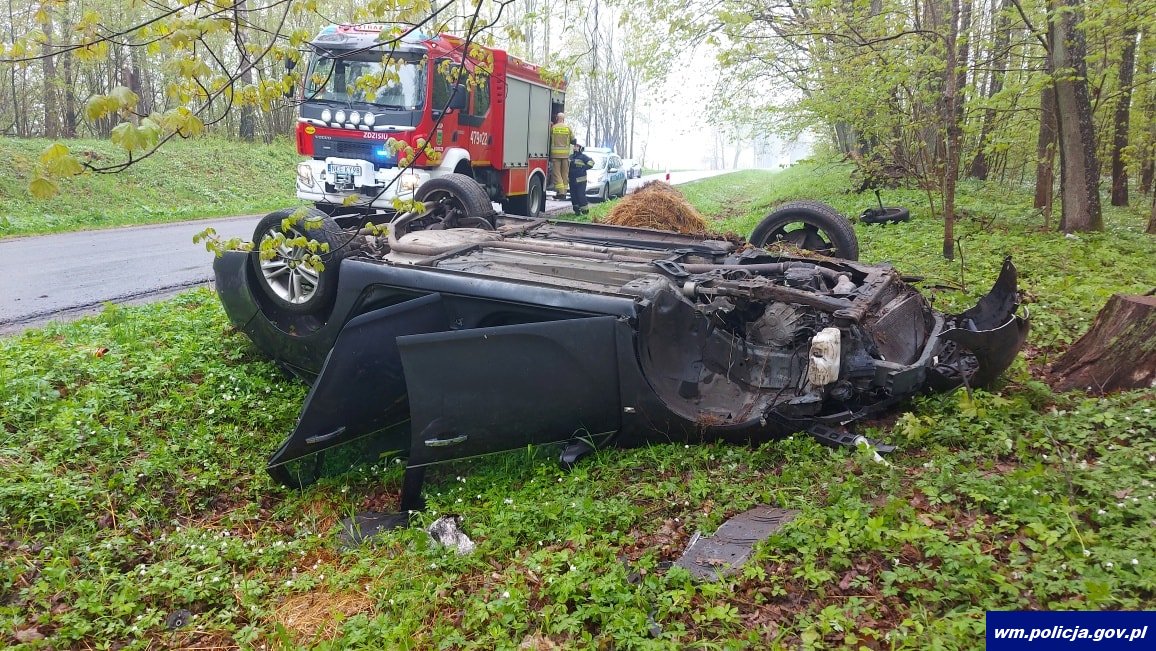 Dachował po tym jak w pojeździe urwało się koło wypadek Kętrzyn, Wiadomości