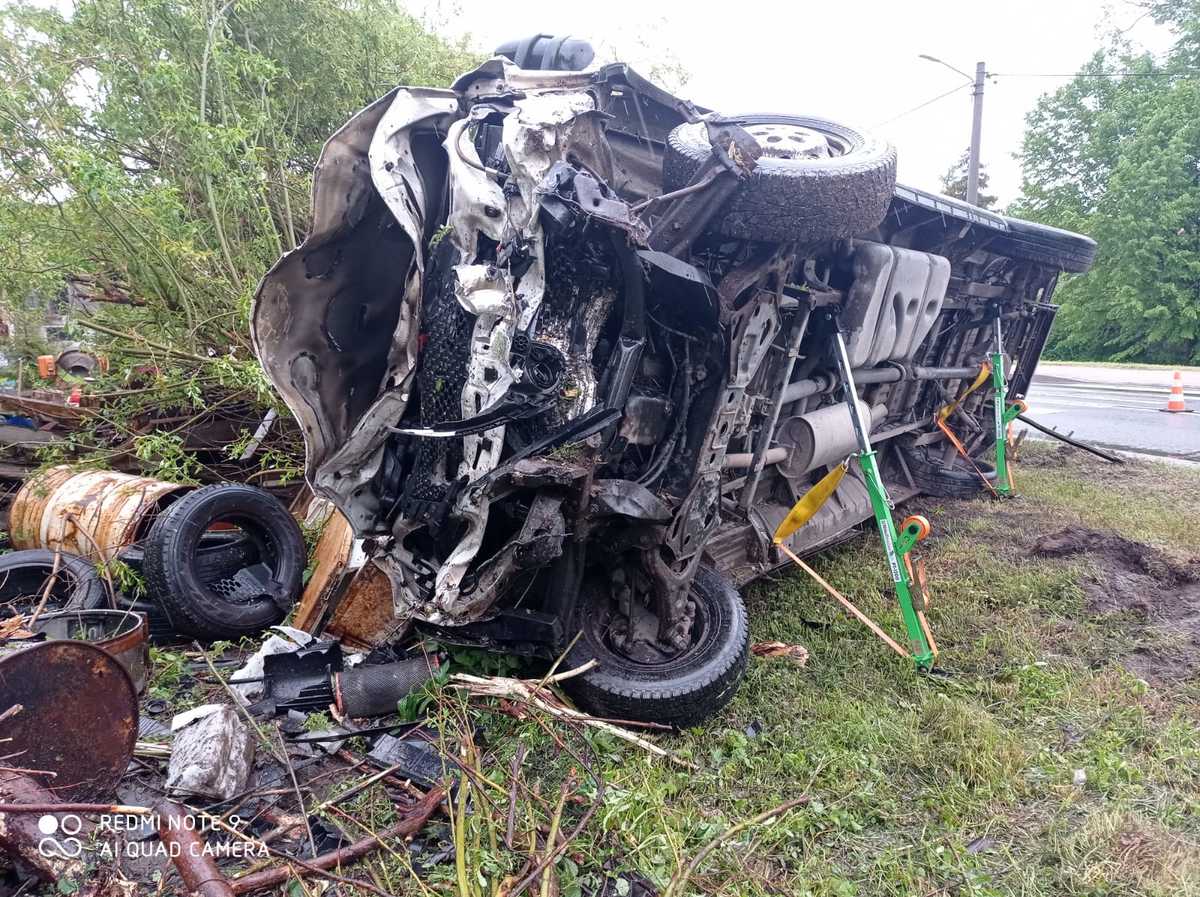 Pijany 26-latek trafił do szpitala po tym jak doprowadził do wywrócenia się ciężarówki wypadek Olsztyn, Wiadomości