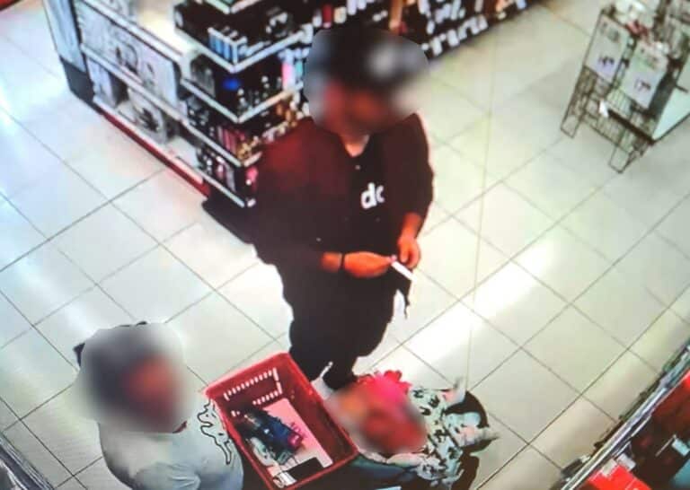 Kochający syn? Chciał podarować na Dzień Matki łańcuszek który ukradł