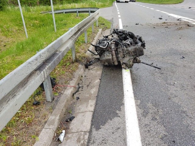 35-latkowi z Audi wypadł silnik wypadek Wiadomości, Gołdap, zPAP