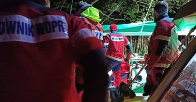 Kobieta wpadła do ogniska