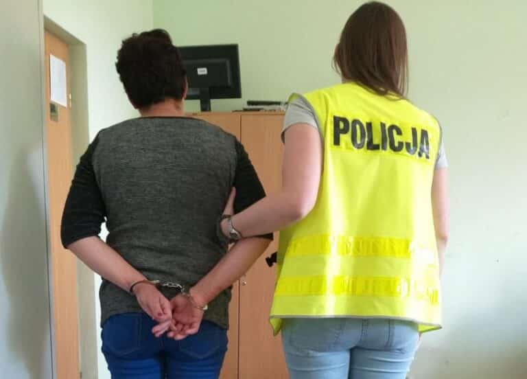 Teściowa zdemolowała młotem samochód córki i zięcia. Zrobiłaby to znowu, gdyby miała okazję