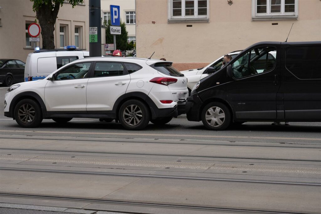 Zderzenie trzech aut w centrum Olsztyna