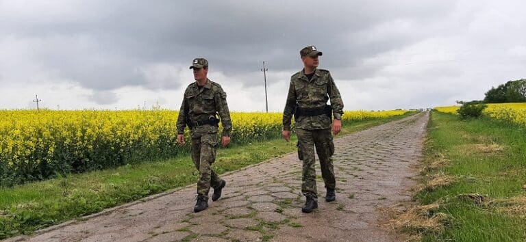 W domu przewrócił się i uderzył głowa o posadzkę. Przestał oddychać