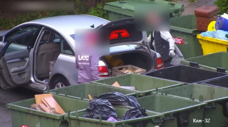 Robili to pod samą kamerą. Całe zdarzenie nagrał miejski monitoring