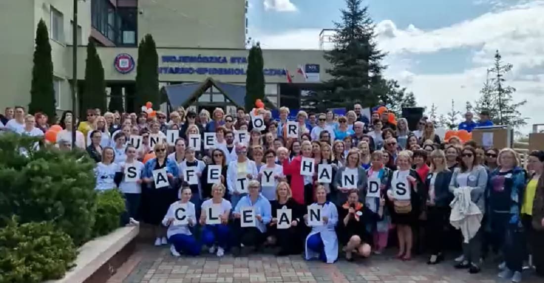 W Olsztynie prawie tysiąc osób umyło i zdezynfekowało ręce pod sanepidem zdrowie Olsztyn, TOP, Wiadomości, zemptypost, zPAP