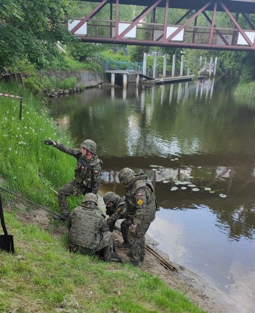 Śmiercionośne znalezisko w rzece. Pilna interwencja polskich żołnierzy