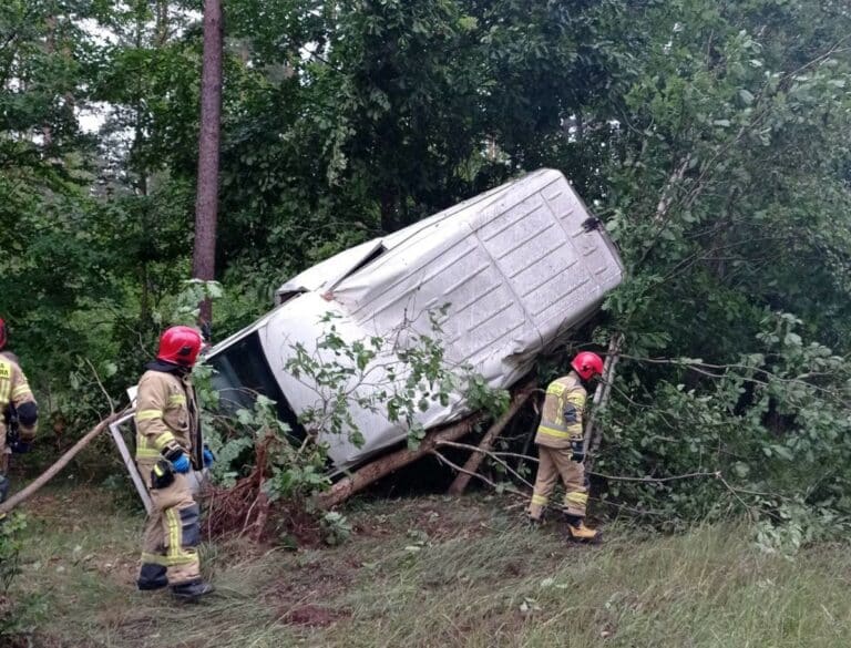 19-letni kierowca prowadził busa niczym kaskader