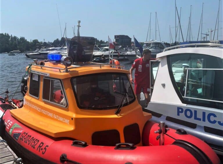 Ewakuacja turystów w Mikołajkach