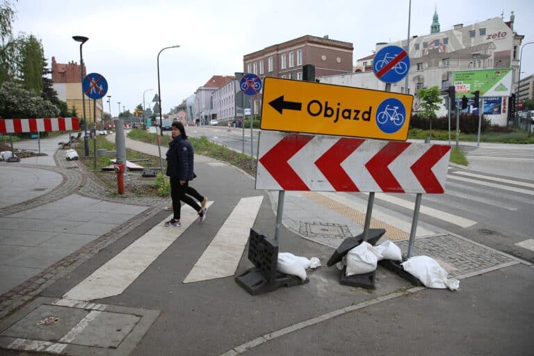 Przez nieoczekiwane znalezisko prace przy Wysokiej Bramie mogą trwać rok dłużej