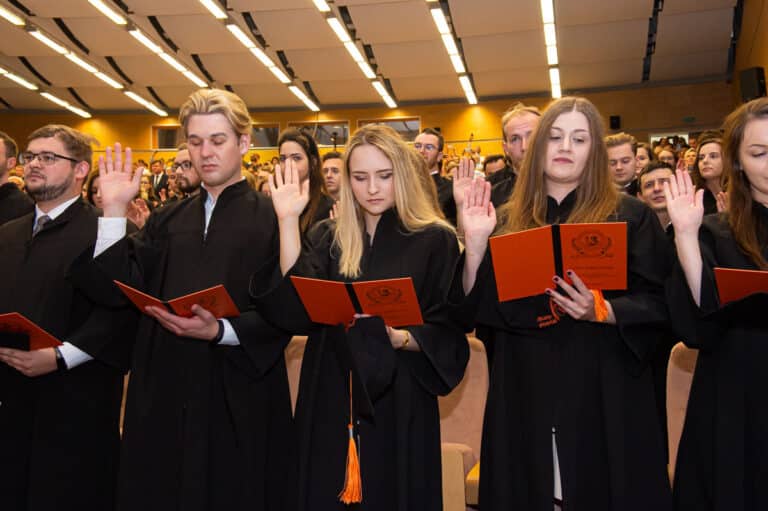 131&nbsp;przyszłych lekarzy zakończyło kształcenie na UWM