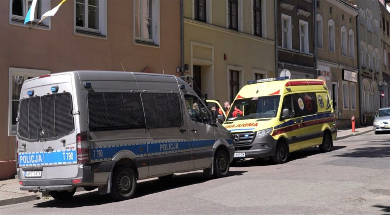 Krwawe porchunki? Na olsztyńskiej starówce doszło do brutalnego ataku pod samą Katedrą