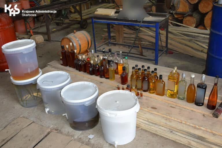 Zlikwidowano bimbrownię w stodole