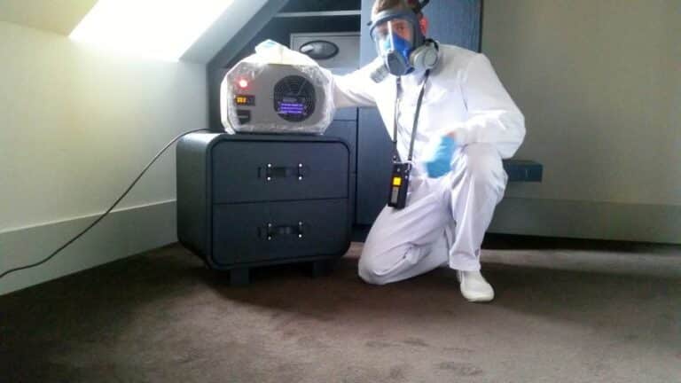 Jak bezpiecznie przeprowadzić ozonowanie – zalety ozonowania