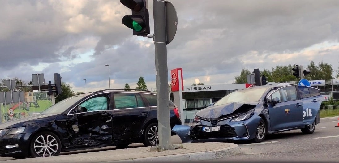 20-letni kierowca "bolta" stracił prawo jazdy wypadek Olsztyn, Wiadomości