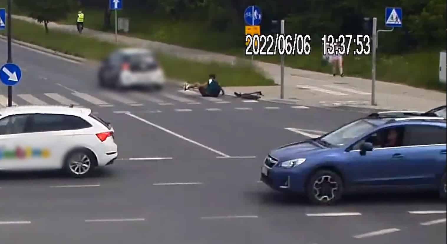60-letnia kierująca autem potrąciła 36-letniego kierującego hulajnogą wypadek Wiadomości, Kraj, Olsztyn