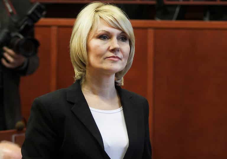 Była wicemarszałek kieruje jednocześnie szpitalem i centrum nauki. PiS chce wyjaśnień