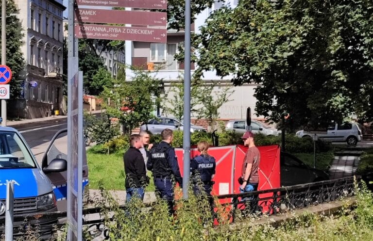 Spacerowicz zauważył ciało mężczyzny koło Mostu Jana. To 39-letni mieszkaniec Olsztyna
