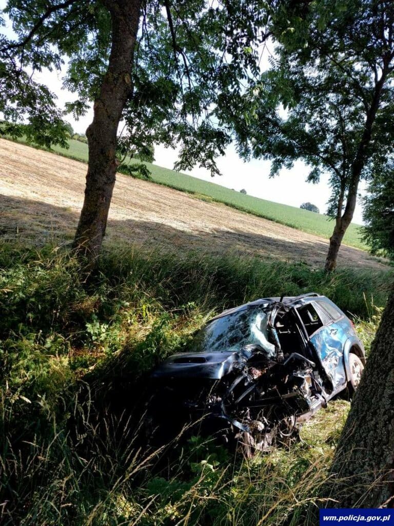 Mimo podjętej reanimacji na miejscu zdarzenia nie udało się uratować życia kierowcy wypadek Kętrzyn, Wiadomości
