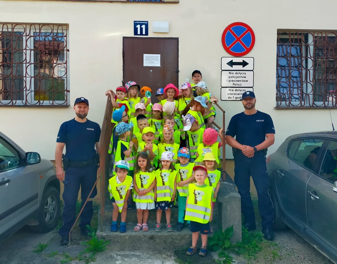 Przedszkolaki odwiedzili policjantów z Dywit Na sygnale Olsztyn, Wiadomości