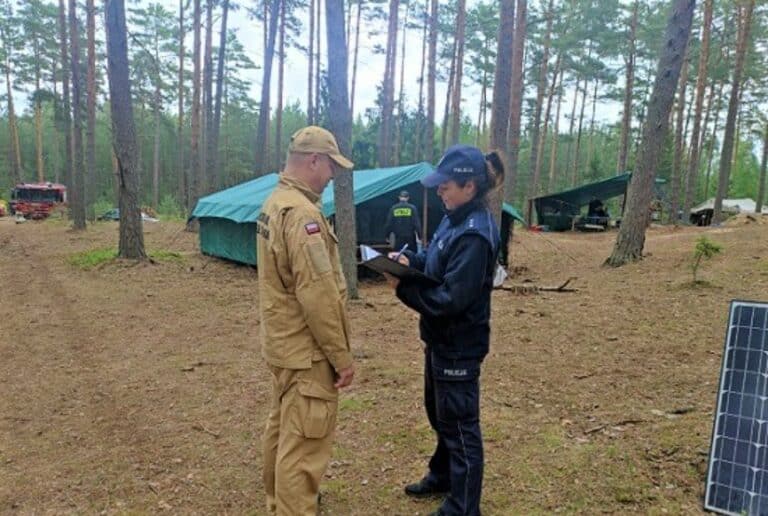 Policjanci z Olsztyna wsp&oacute;lnie z przedstawicielami innych służb w tym sanepidu kontrolują miejsca letniego wypoczynku