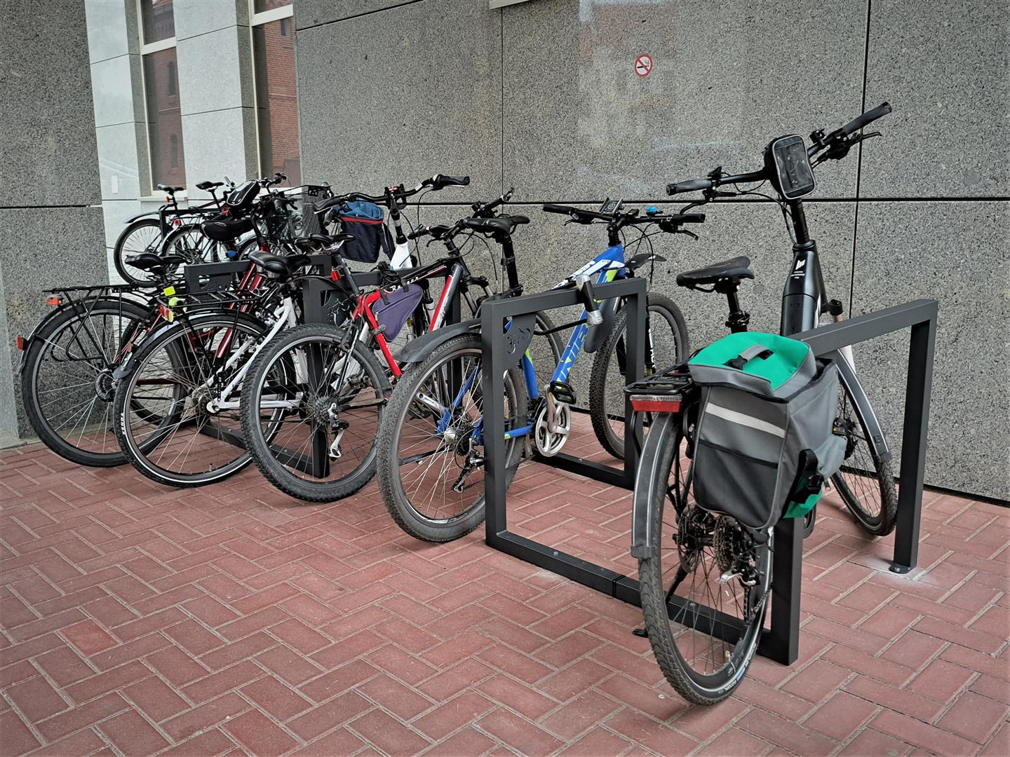 Przed Sądem Okręgowym zamontowano stojaki rowerowe rower Olsztyn, Wiadomości, zemptypost, zPAP
