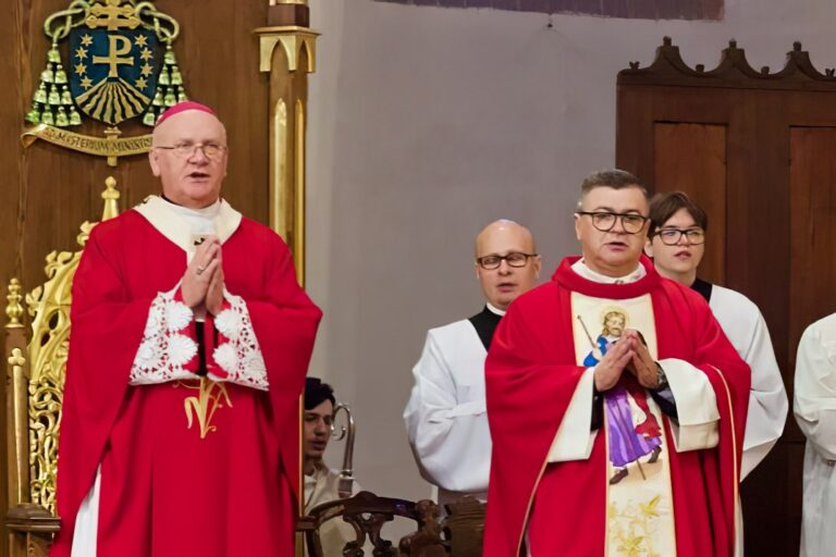 Podczas odpustu w konkatedrze św. Jakuba w Olsztynie do wsp&oacute;lnoty został wprowadzony nowy proboszcz