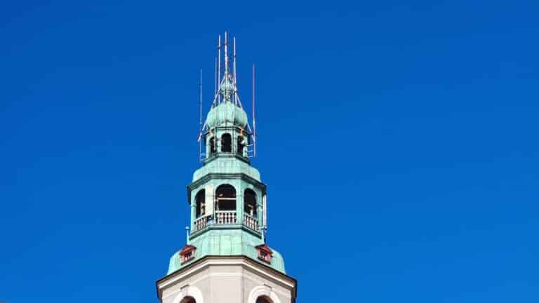 Przetarg na remont wieży do powt&oacute;rki