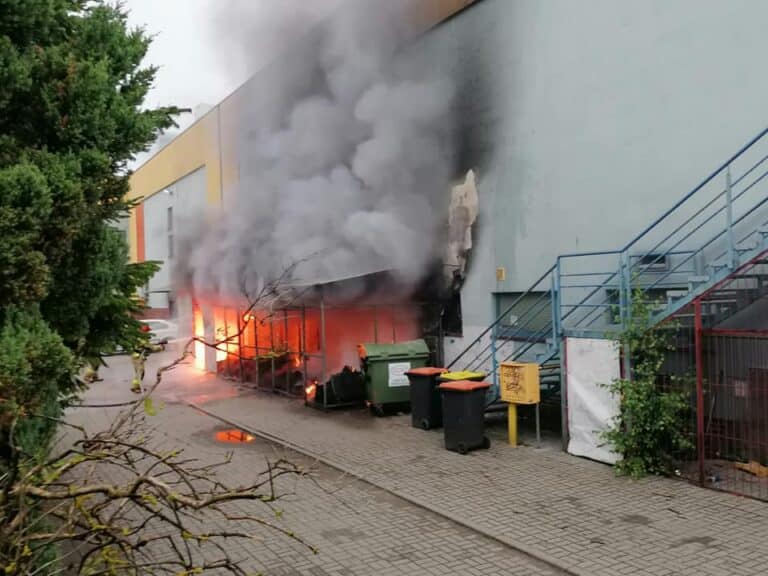 13-latek z 14-letnim wspólnikiem podpalili galerię handlową. Straty wyceniono na 2,5 mln zł