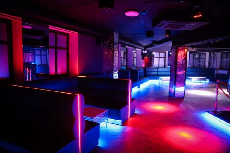 Limonka zmienia zasady. Wynajmij dwupiętrowy klub na imprezę okolicznościową