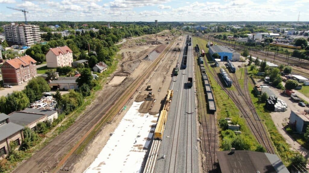 Na stacji Olsztyn Główny przybywa nowych torów i tunel. Rośnie konstrukcja nowego peronu nr 4