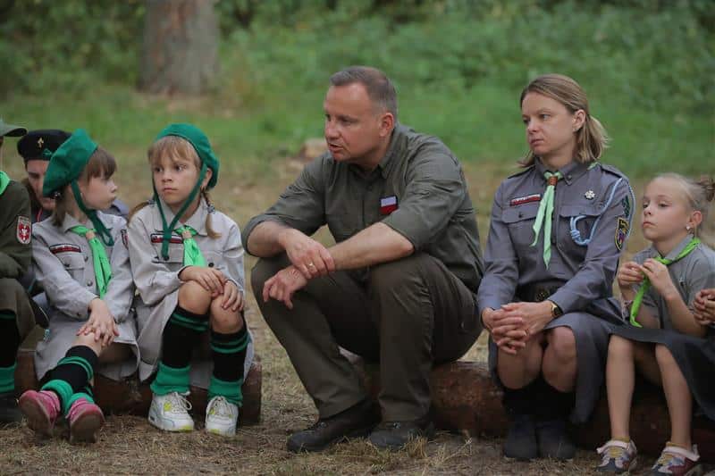 Prezydent Andrzej Duda odwiedził harcerzy z Ukrainy odpoczywających niedaleko Olsztyna