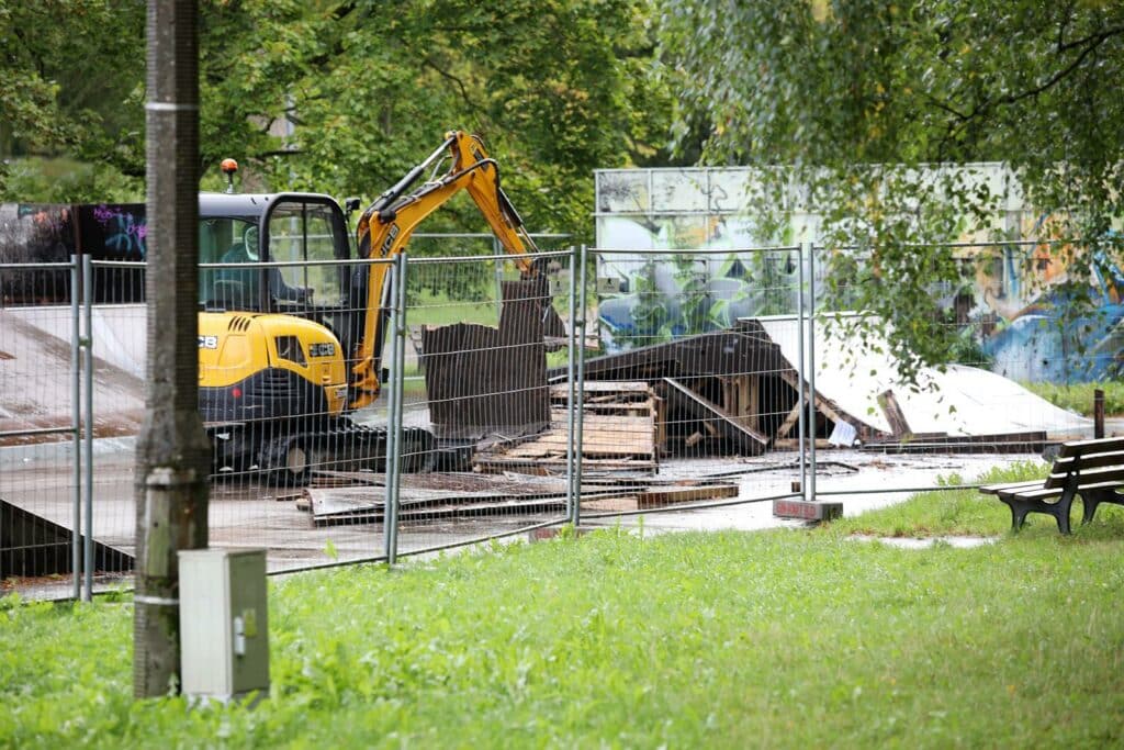 Trwa demontaż kultowego skateparku w Olsztynie