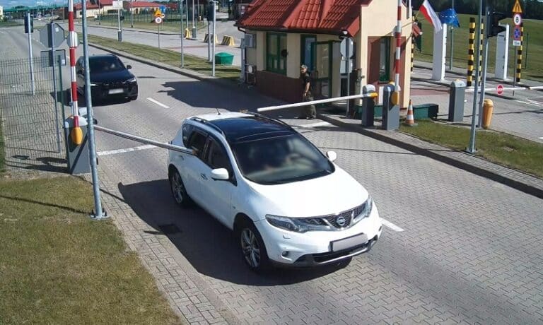 Mieszkaniec Olsztyna staranował szlaban na przejściu granicznym. Jest nagranie