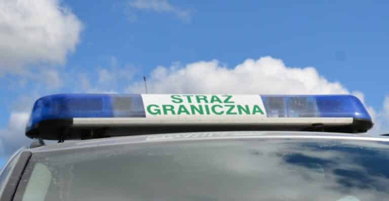 Nielegalni imigranci „na stopa” zatrzymali byłego funkcjonariusza Straży Granicznej