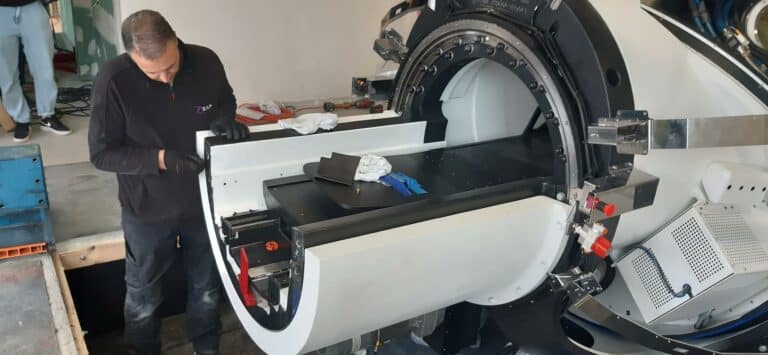 Do Szpitala Klinicznego UWM dotarło supernowoczesne urządzenie do precyzyjnych zabieg&oacute;w chirurgicznych