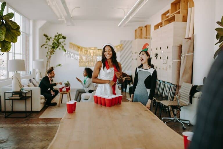 Jak zorganizować imprezę firmową i dobrze się bawić?