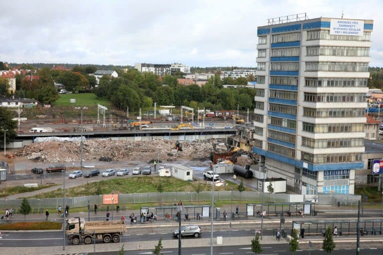 Stary budynek olsztyńskiego Dworca Gł&oacute;wnego już nie istnieje