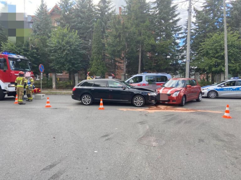 74-latka kierująca suzuki wjechała w audi prowadzone przez 18-latkę