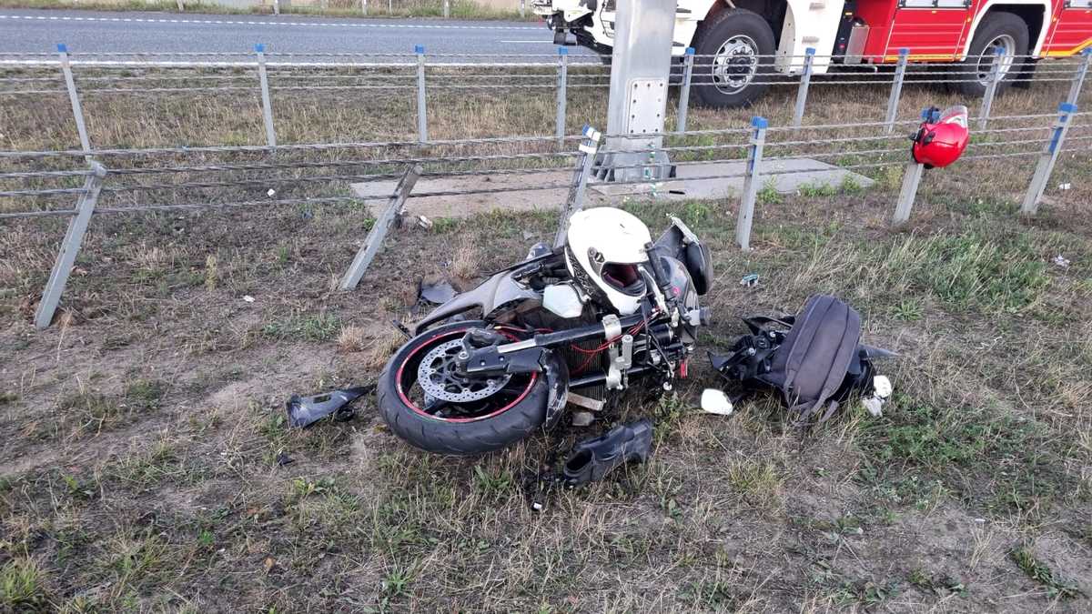 35-latek motocyklem na S7 uderzył w bariery energochłonne wypadek Olsztyn, Wiadomości